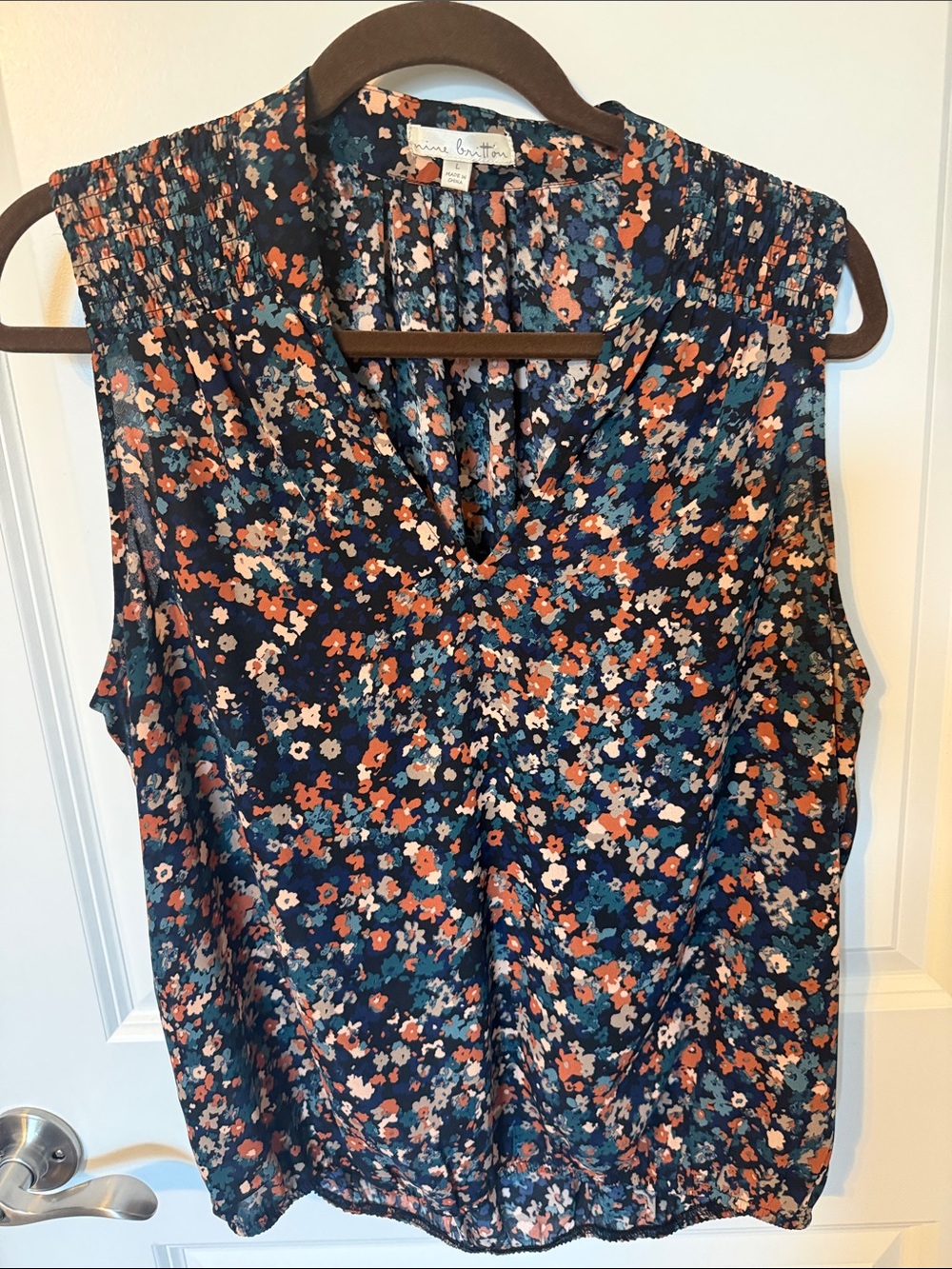 Nine Britton Women’s Large Navy Floral Sleeveless V-Neck Blouse Stitch Fix